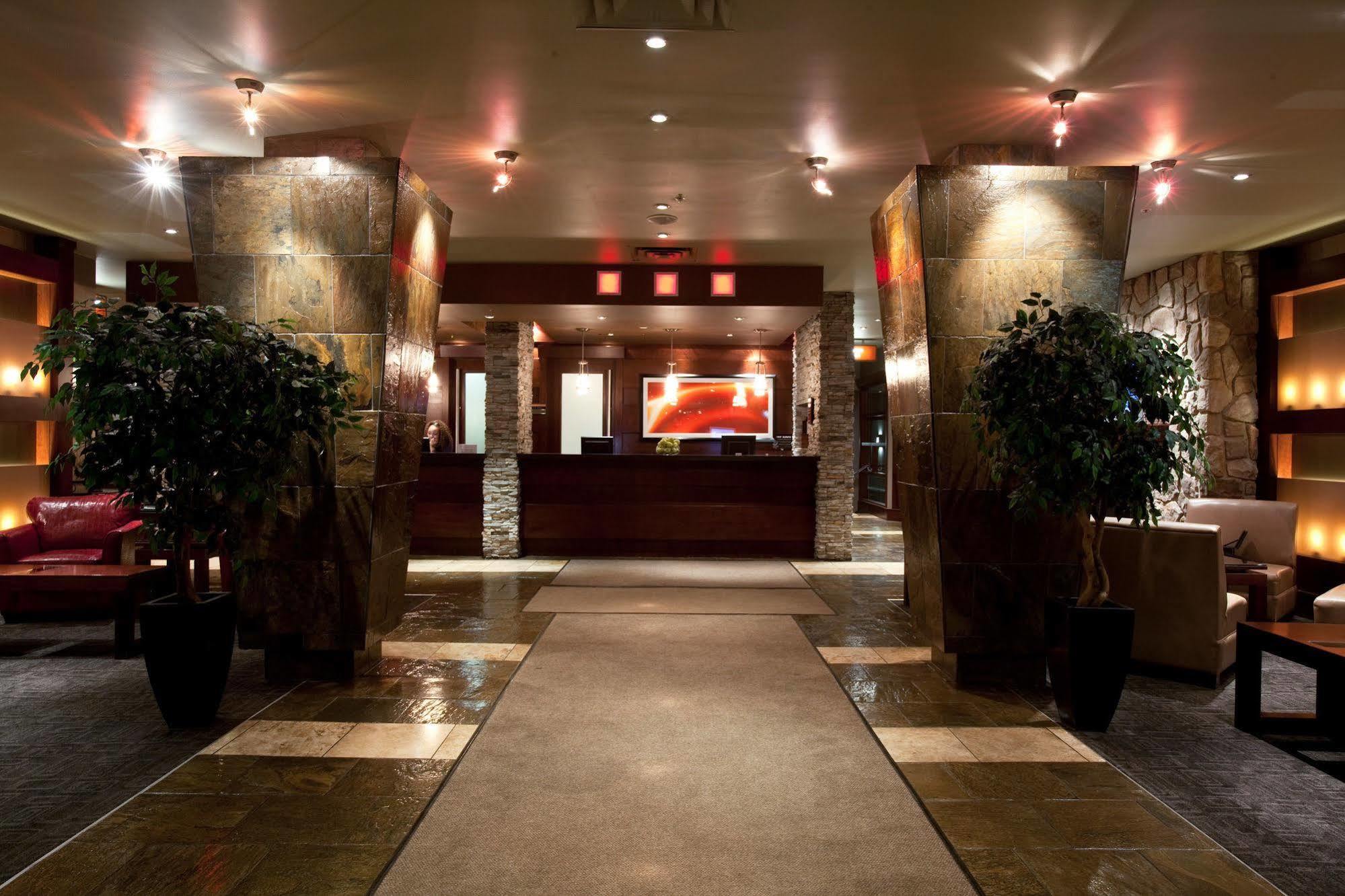 Sandman Hotel Edmonton West Eksteriør billede